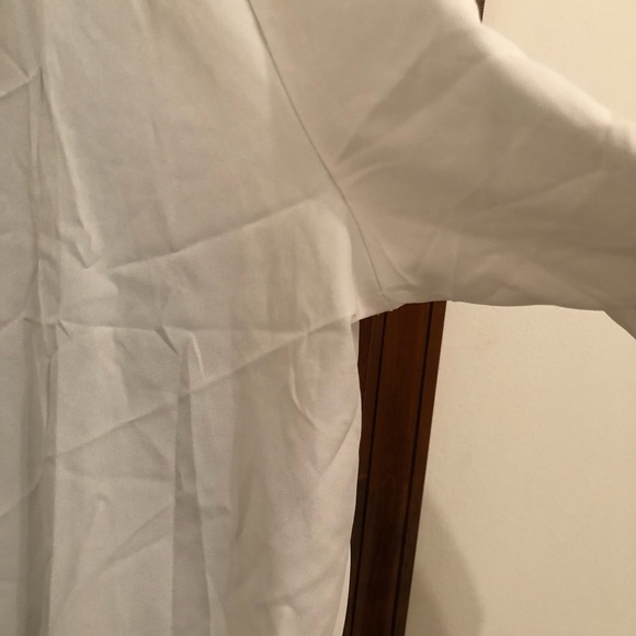 Crisp white shirt - Picture 3 of 5